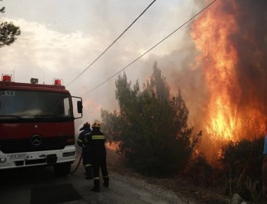 74 (μέχρι στιγμής...) οι νεκροί από τις πυρκαγιές στην Ραφήνα - Ξεπερνούν τους 100 οι αγνοούμενοι